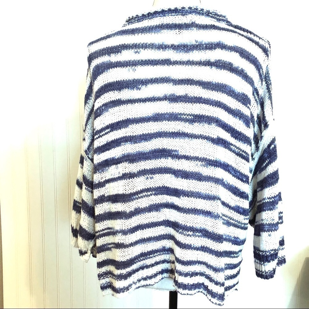 ROMEO + JULIET Couture Striped Crop Sweater - Picture 4 of 6